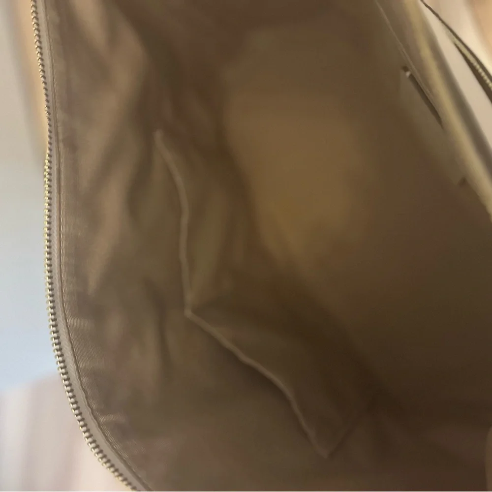 Coach Elegant White Tote and Wallet - Picture 4 of 9